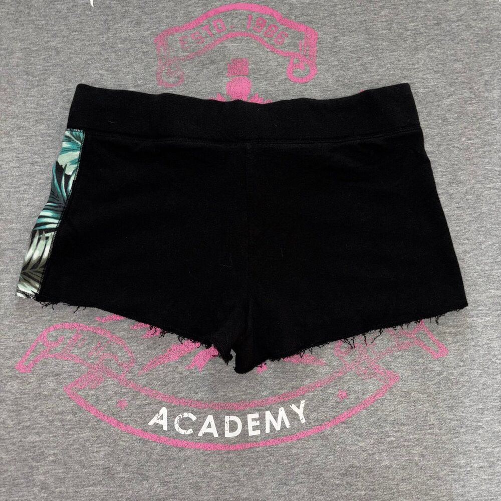 Victoria’s Secret PINK Palm Tree Sequin Bling Drawstring Shorts

Size Medium - Picture 5 of 8